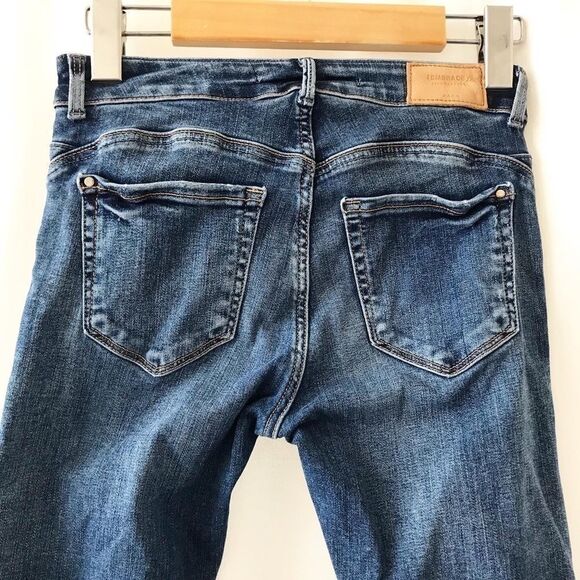 Zara medium wash distressed skinny jeans  Size 2 - Picture 7 of 10